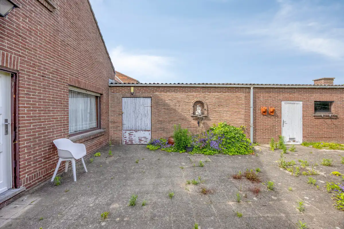Open bebouwing met ruime tuin en uitzicht op groen foto 20