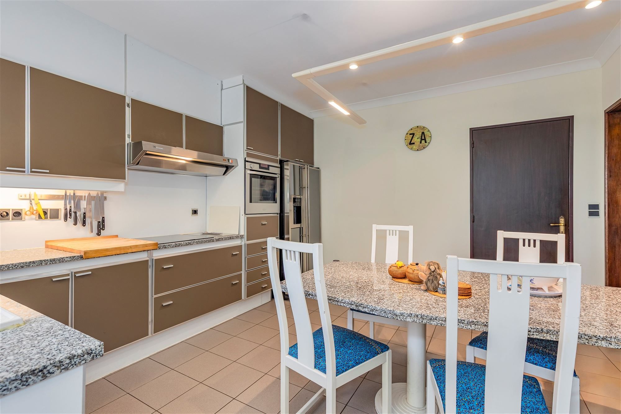 Ruime villa met 5 slpks en 3 bdks op een preceel van 2128m² foto 10