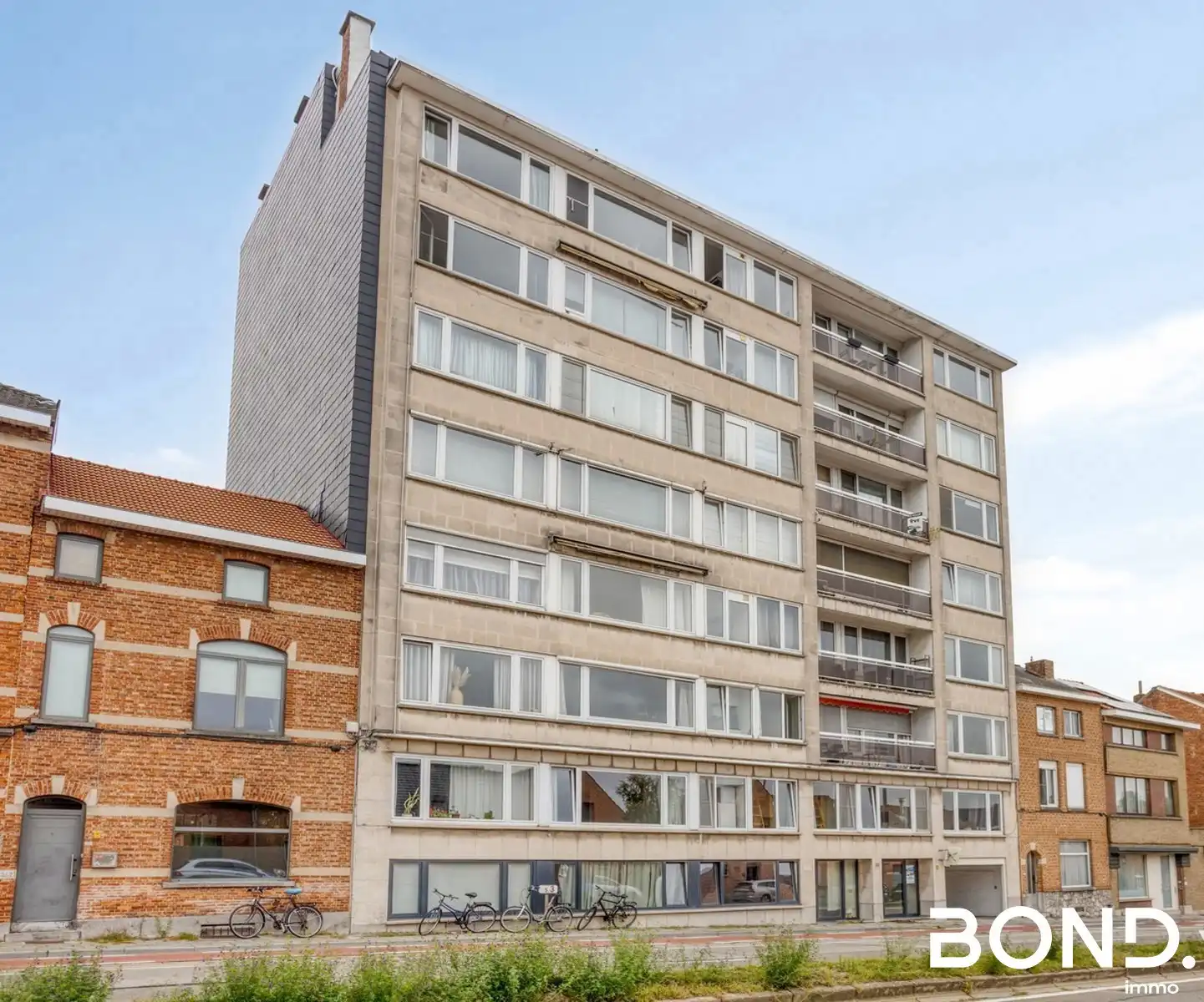 Instapklaar 3-slaapkamerappartment met parking in Leuven foto {{pictureIndex}}