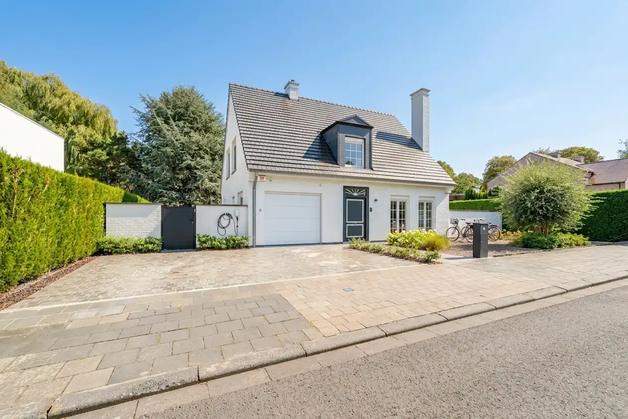 Lichtrijke villa met prachtige tuin in rustige woonwijk foto 4