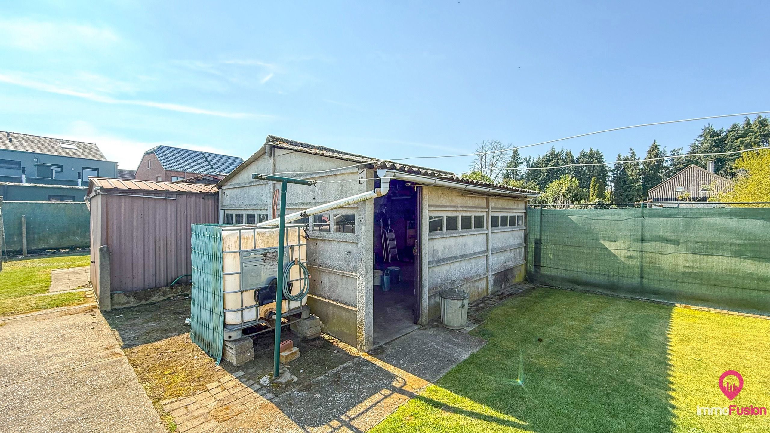 Woning met 3 slaapkamers, inpandige garage en grote tuin! foto 45