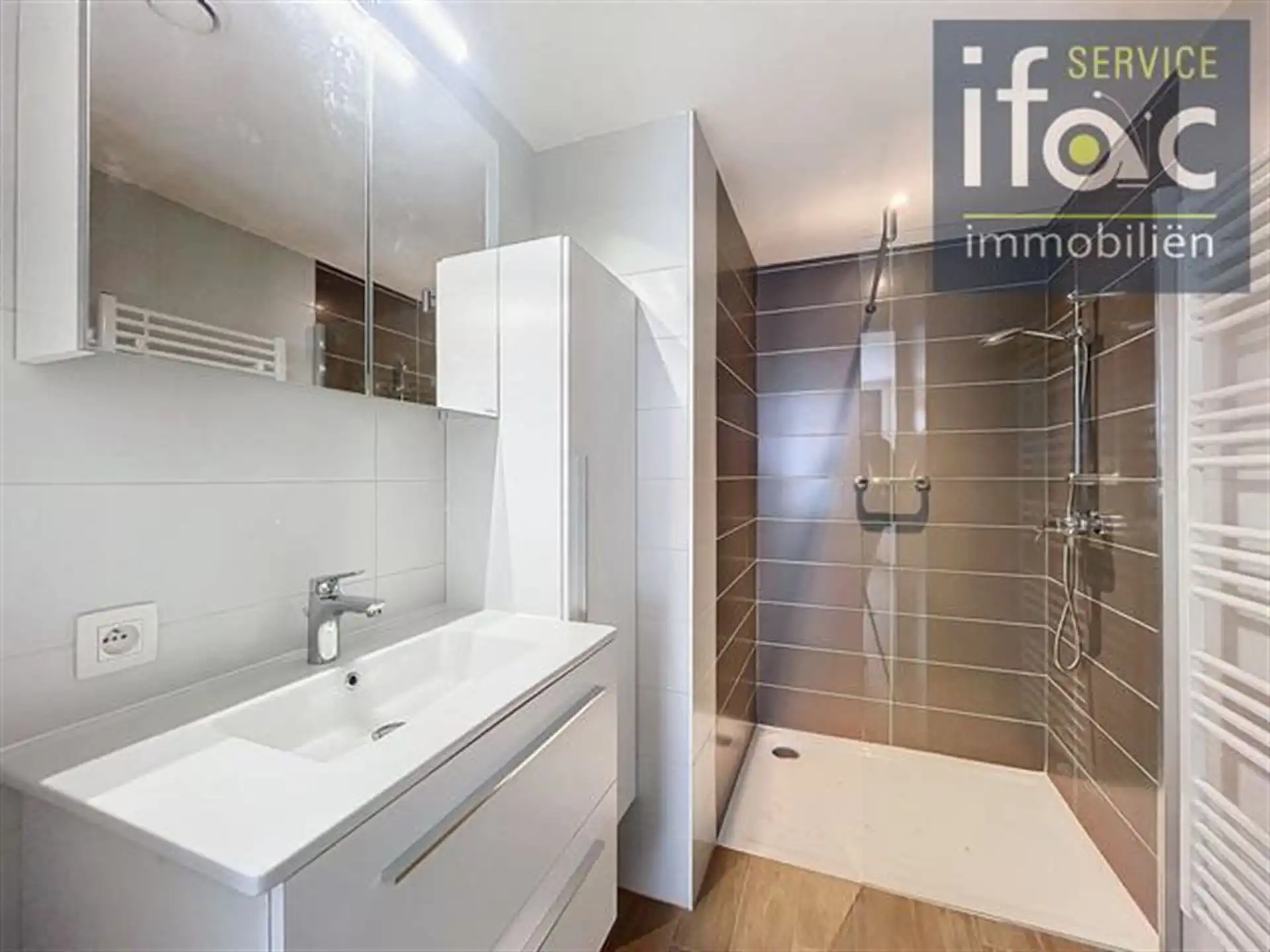 Prachtig gerenoveerd één slaapkamerappartement foto 8