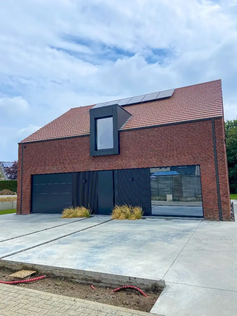 GROTE ALLEENSTAANDE NIEUWBOUWWONING OP 1776M² MET OPRIJLAAN foto 5
