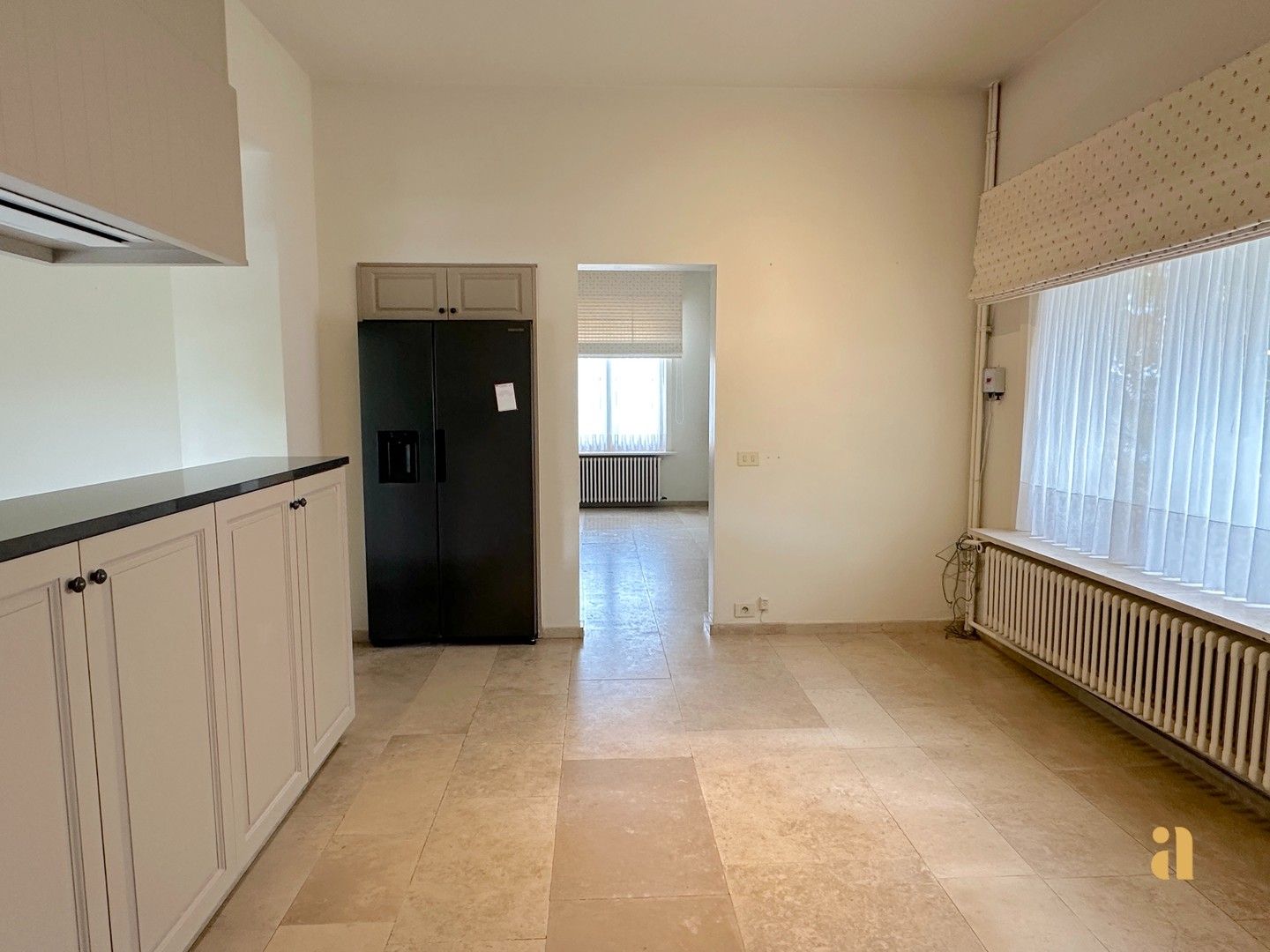 Te huur: royale woning met zwembad foto 11