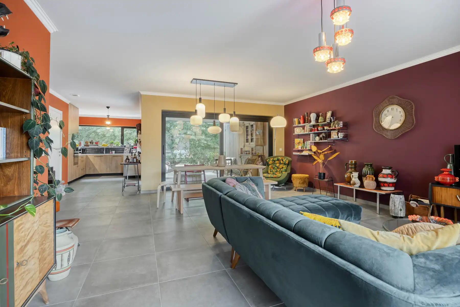 Ruim en lichtrijk appartement met hoogwaardige afwerking foto {{pictureIndex}}