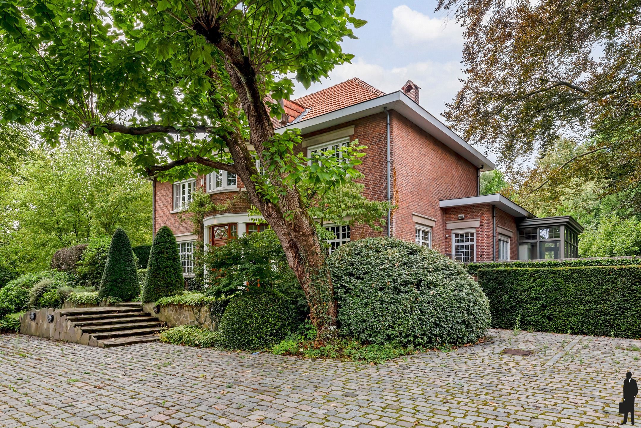 Charmante villa met parktuin op 4.309 m² in Brasschaat foto {{pictureIndex}}
