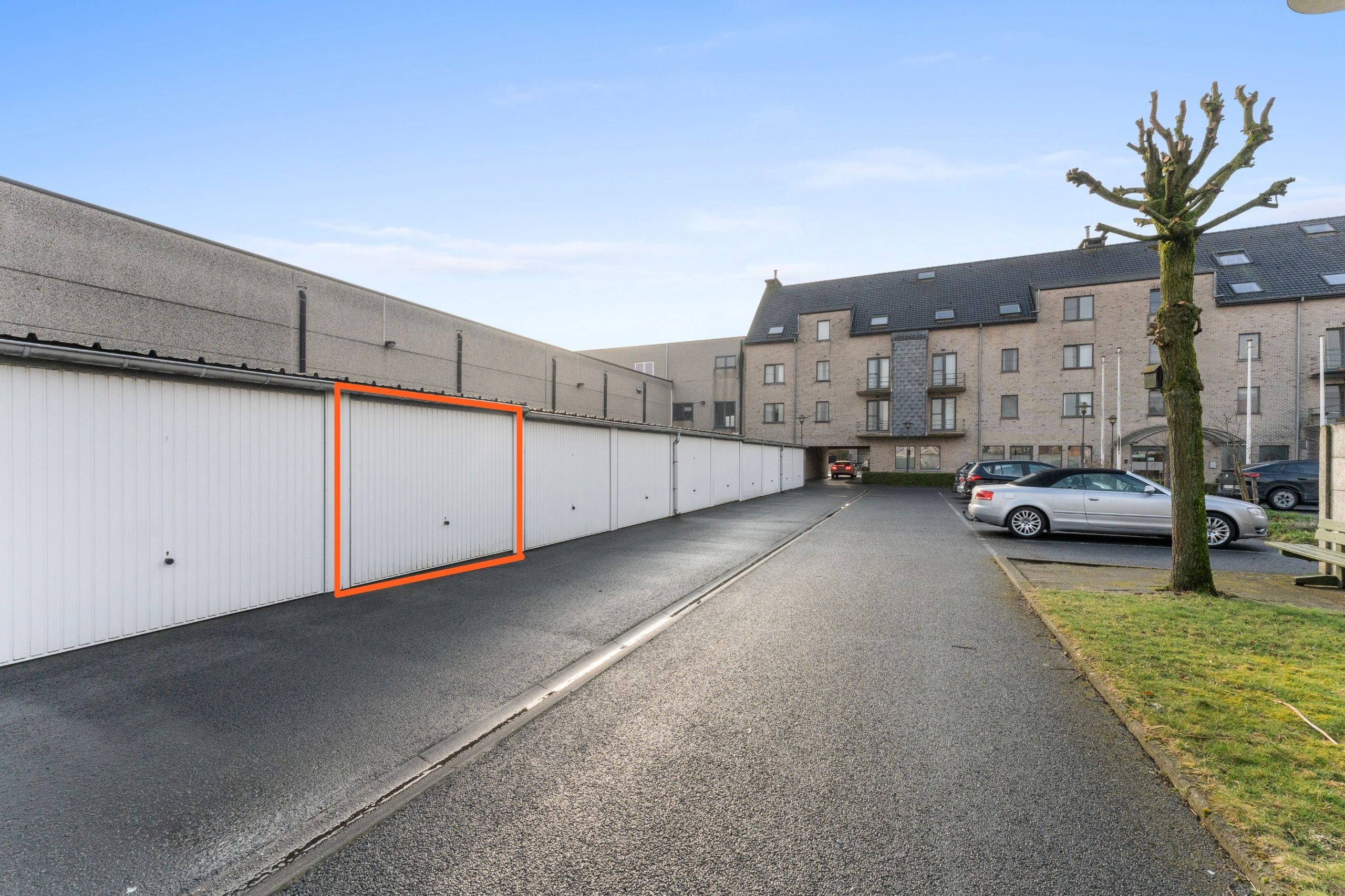 Gezellig & ruim appartement op de derde verdieping met: 2 slaapkamers, leuk terras, zolder en garagebox foto 16