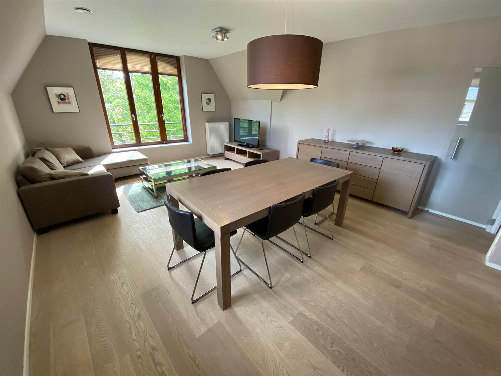 Penthoude gemeubeld 2 slaapkamer (Val Duchesse) foto {{pictureIndex}}