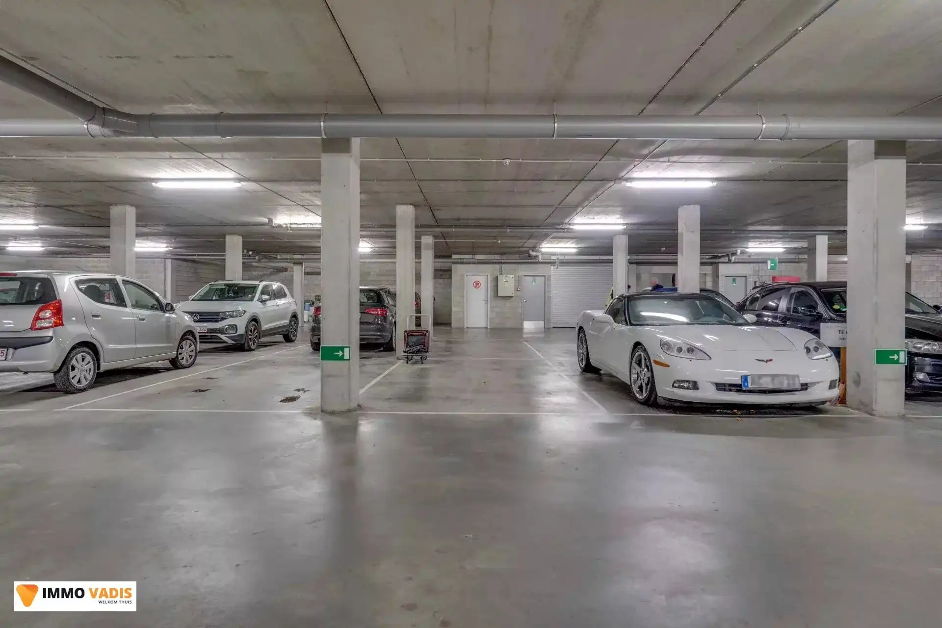 Ruim appartement met twee slaapkamers, terras en ondergrondse parkeerplaats foto 14