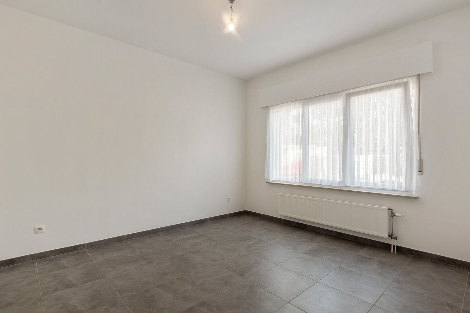 Gerenoveerd gelijkvloersappartement met twee slaapkamers. foto 13