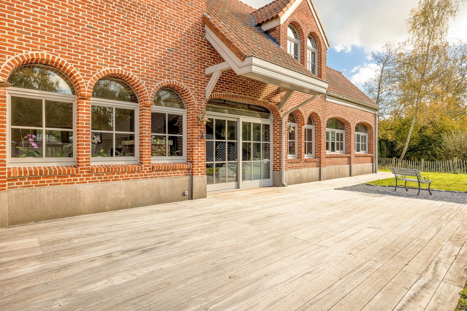 Landelijke charme villa met prachtige tuin grenzend aan natuurgebied foto 4