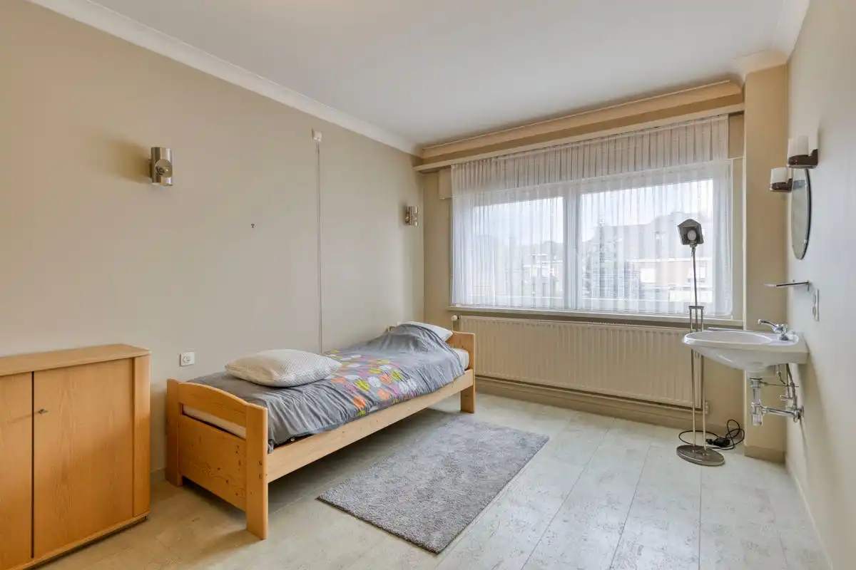 Ruime gezinswoning op toplocatie in Kortrijk foto 11