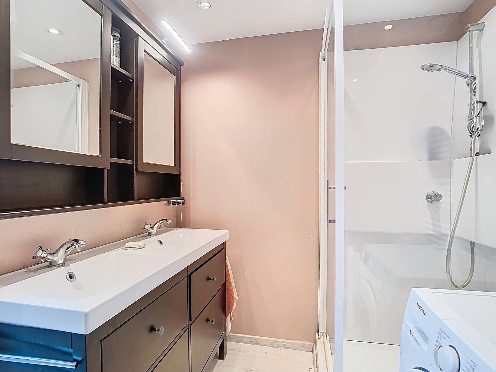 Instapklare stadswoning met 4 slaapkamers op topligging! foto 7