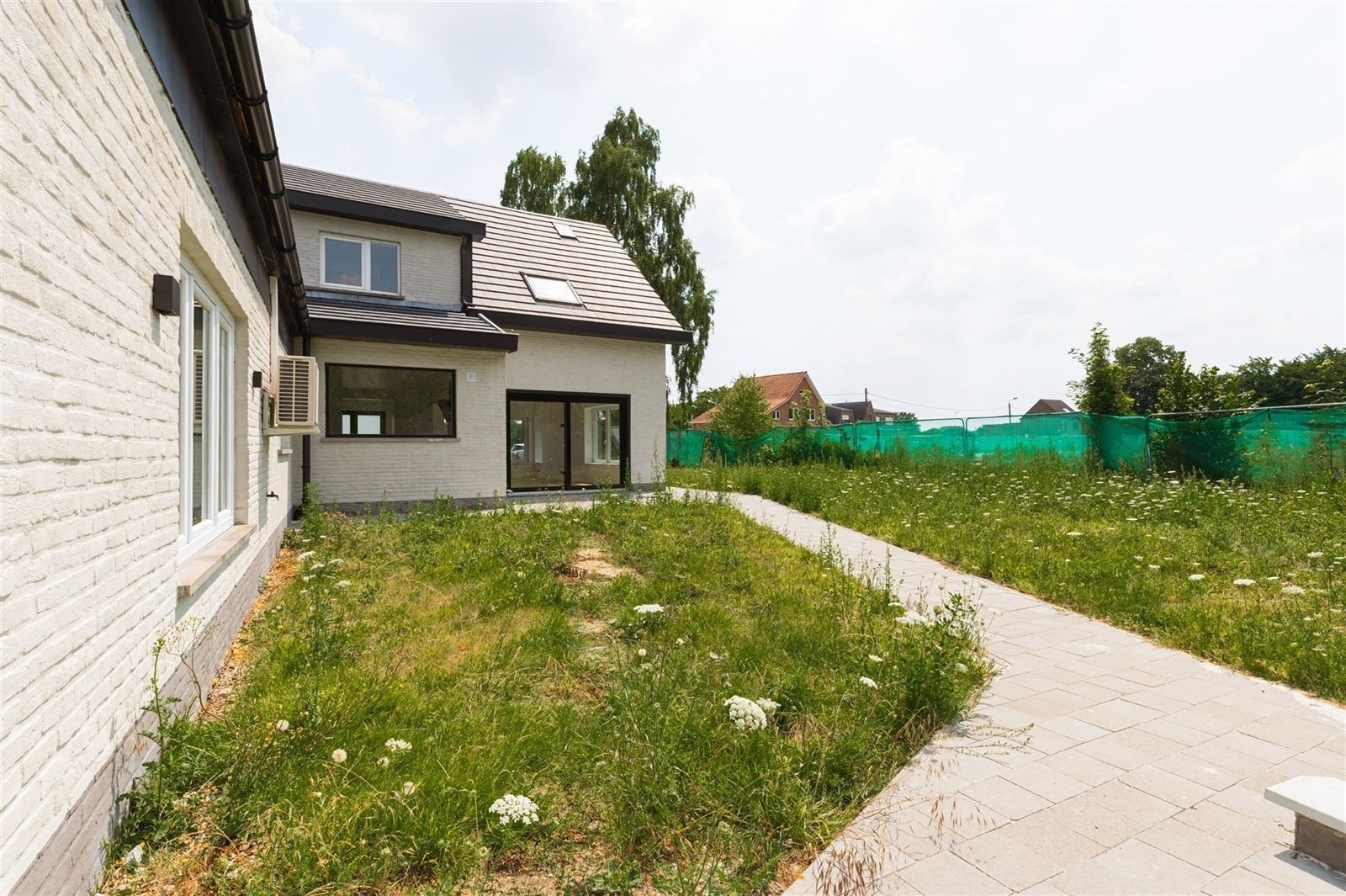 Magnifiek gerenoveerde woning met bijgebouw en parkeergelegenheid foto 31
