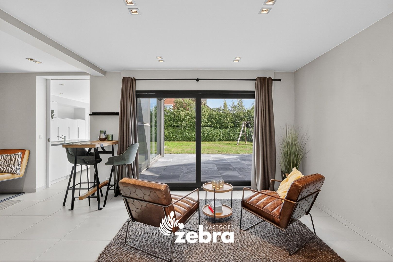 Charmante, gerenoveerde woning op toplocatie in de Bosmolens te Izegem! foto 6