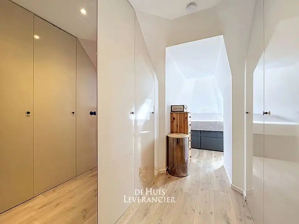 Uw eigen plek aan zee: stijlvol duplex-appartement met 3 slpks in het hart van Koksijde foto 23