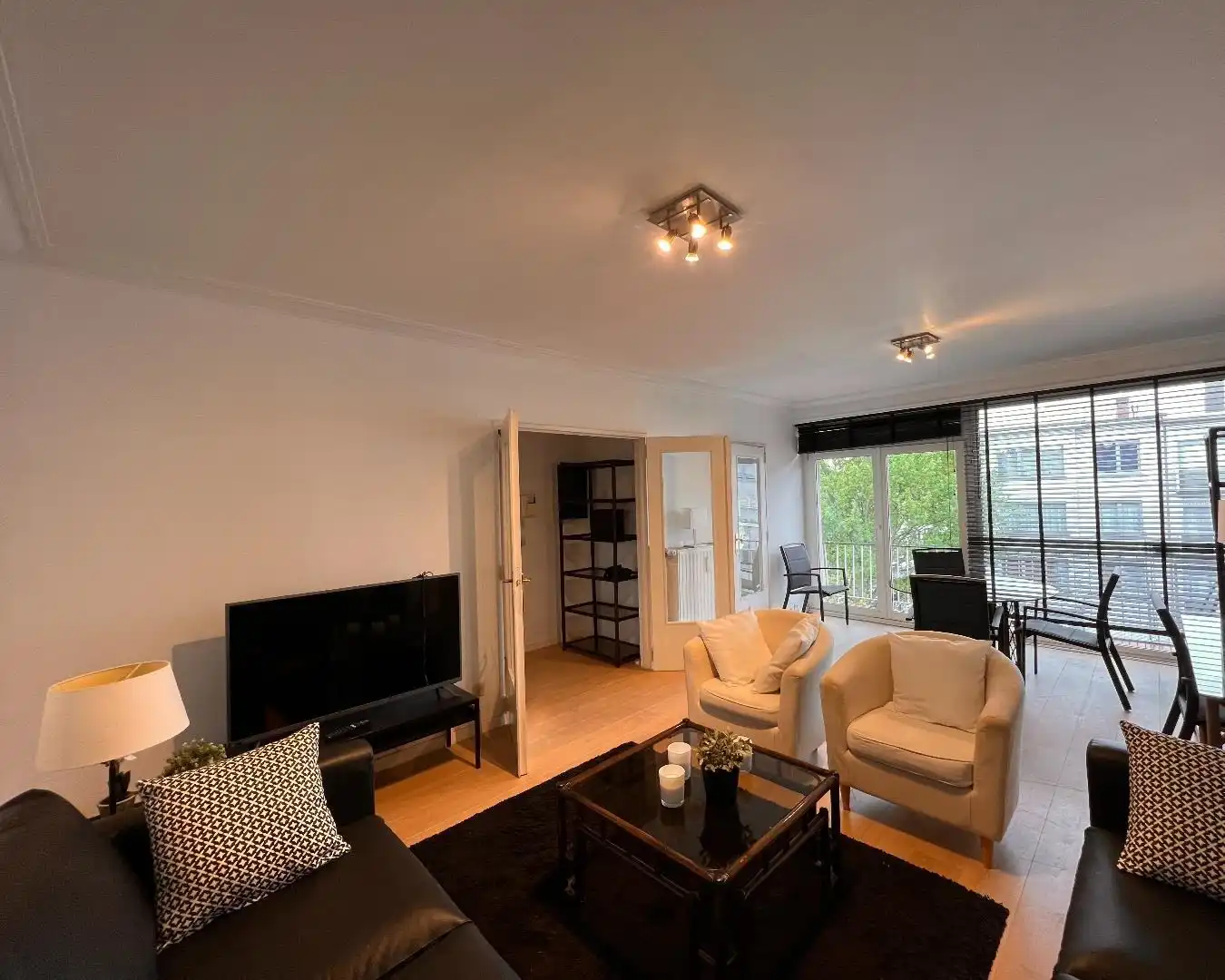 Gemeubeld 2 slpk appartement op toplocatie! foto 3