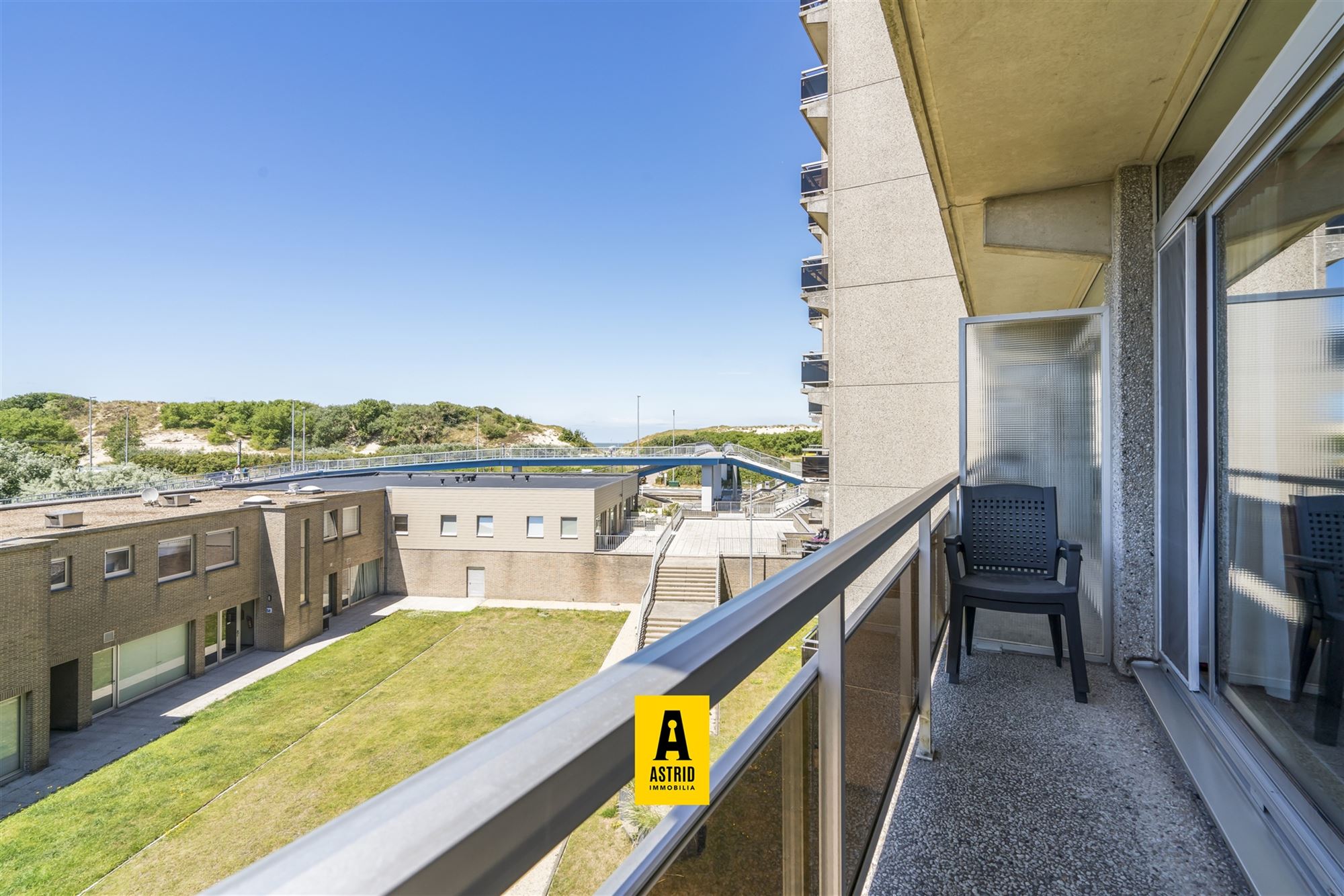 Ruim en zonnig appartement aan zee! foto 8