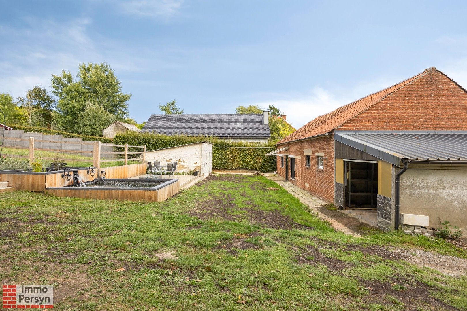 Grotendeels gerenoveerde woning met ruime tuin op 17a75ca foto 28
