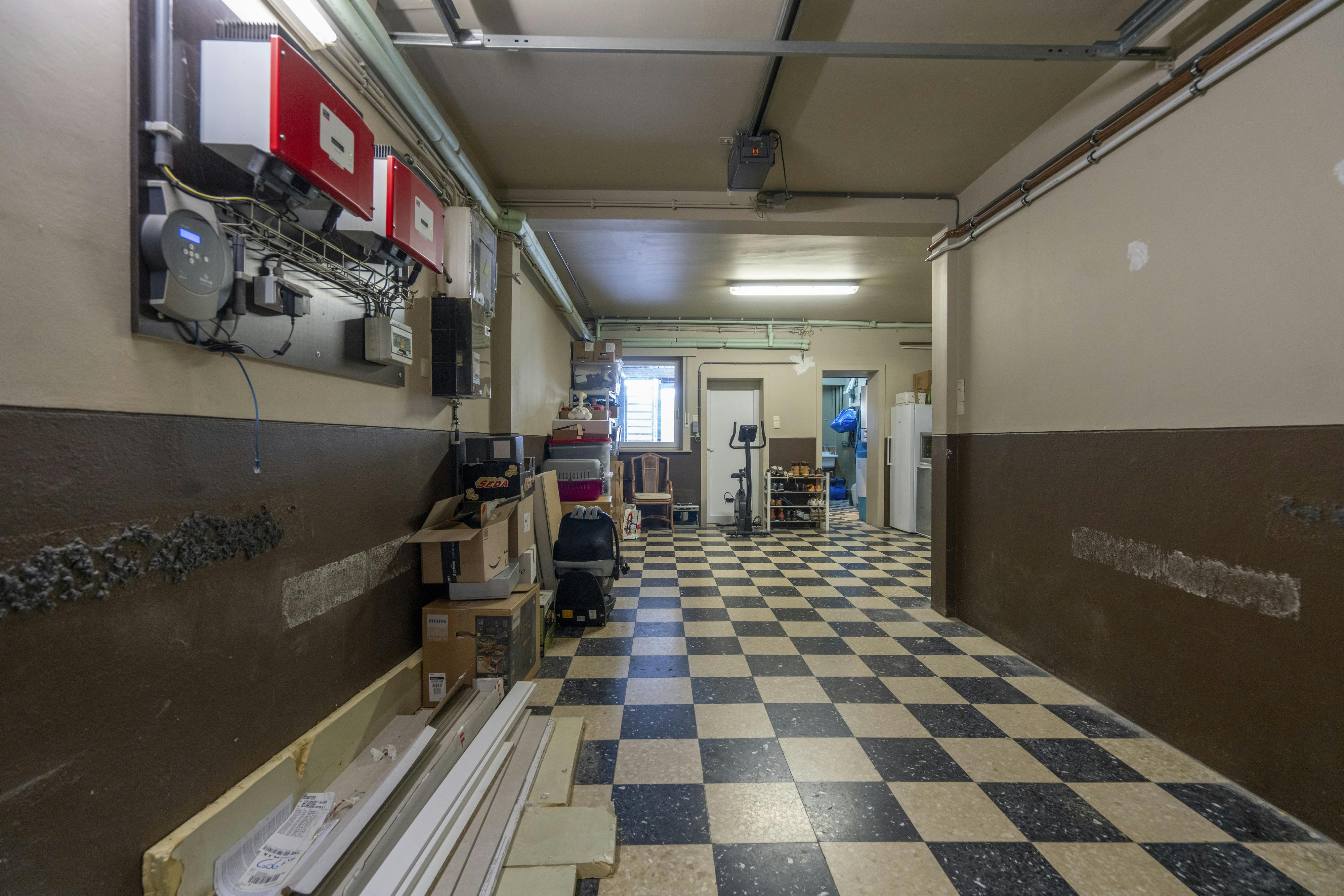 Gerenoveerde instapklare bel-etage woning te koop in Wevelgem! foto 12