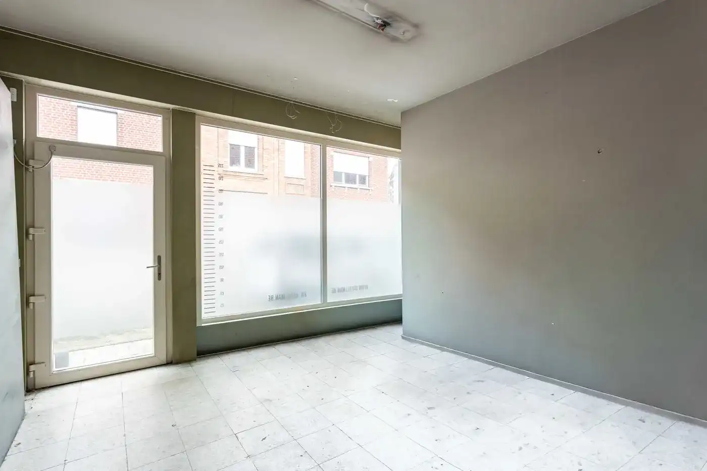 Veelzijdige eigendom met woonst, magazijnen en loft in Bissegem foto 32