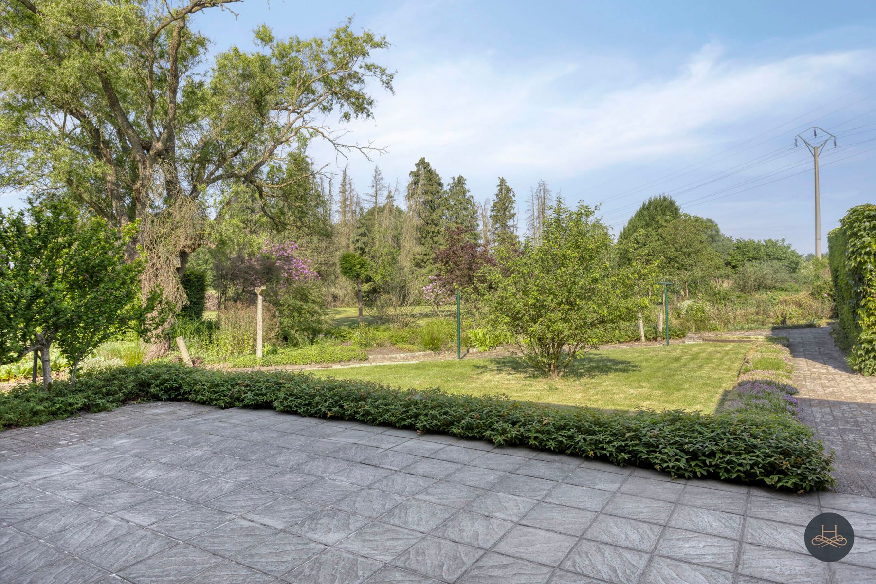 Charmant ruime renovatiewoning gelegen op een enorm perceel foto 30