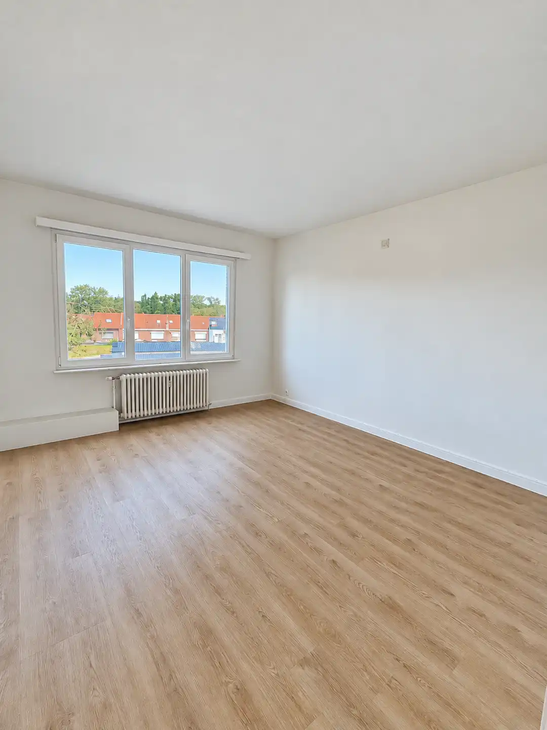 Ruim en lichtrijk appartement met 2 slaapkamers foto 4