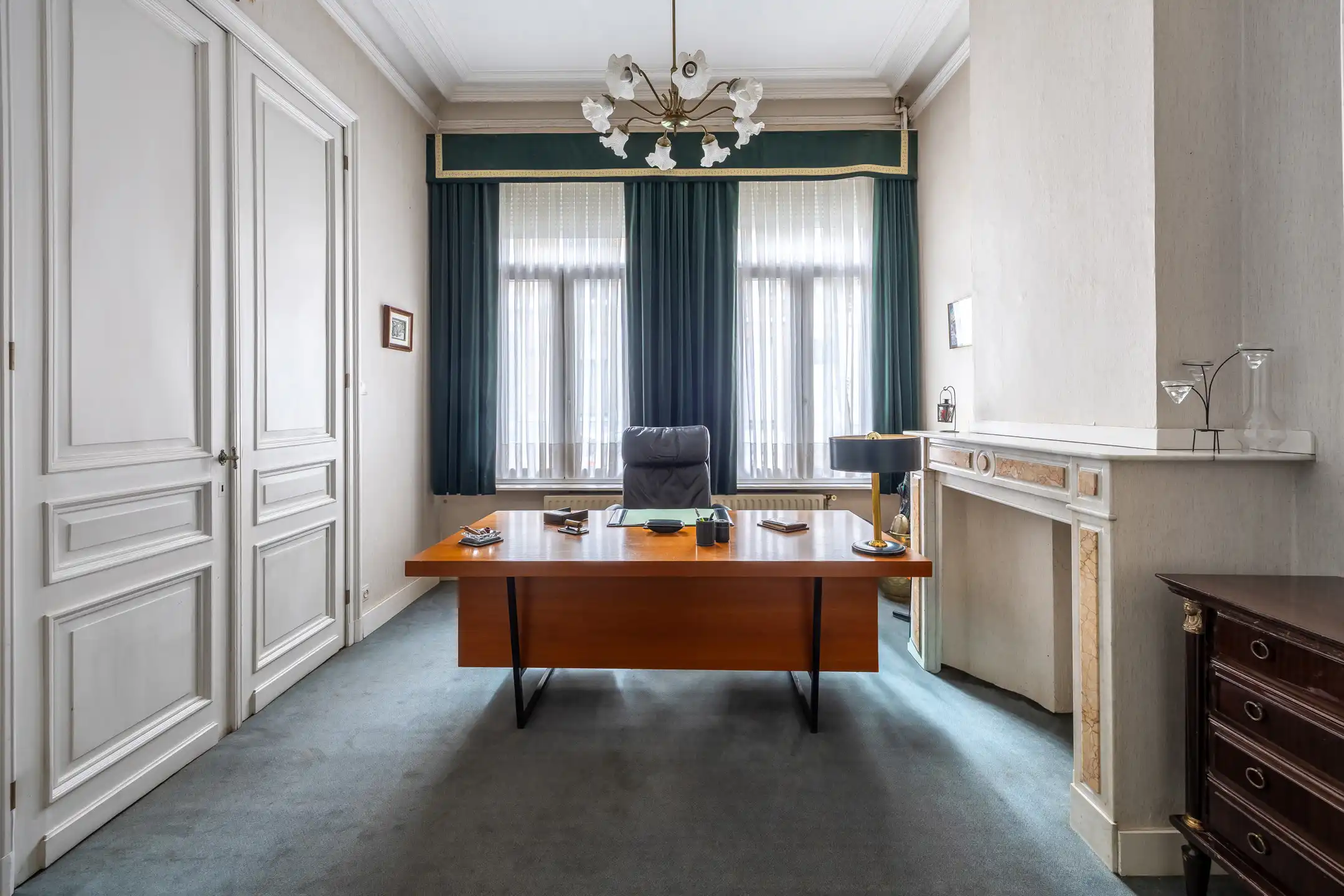 Authentieke herenwoning met potentieel te koop foto 2