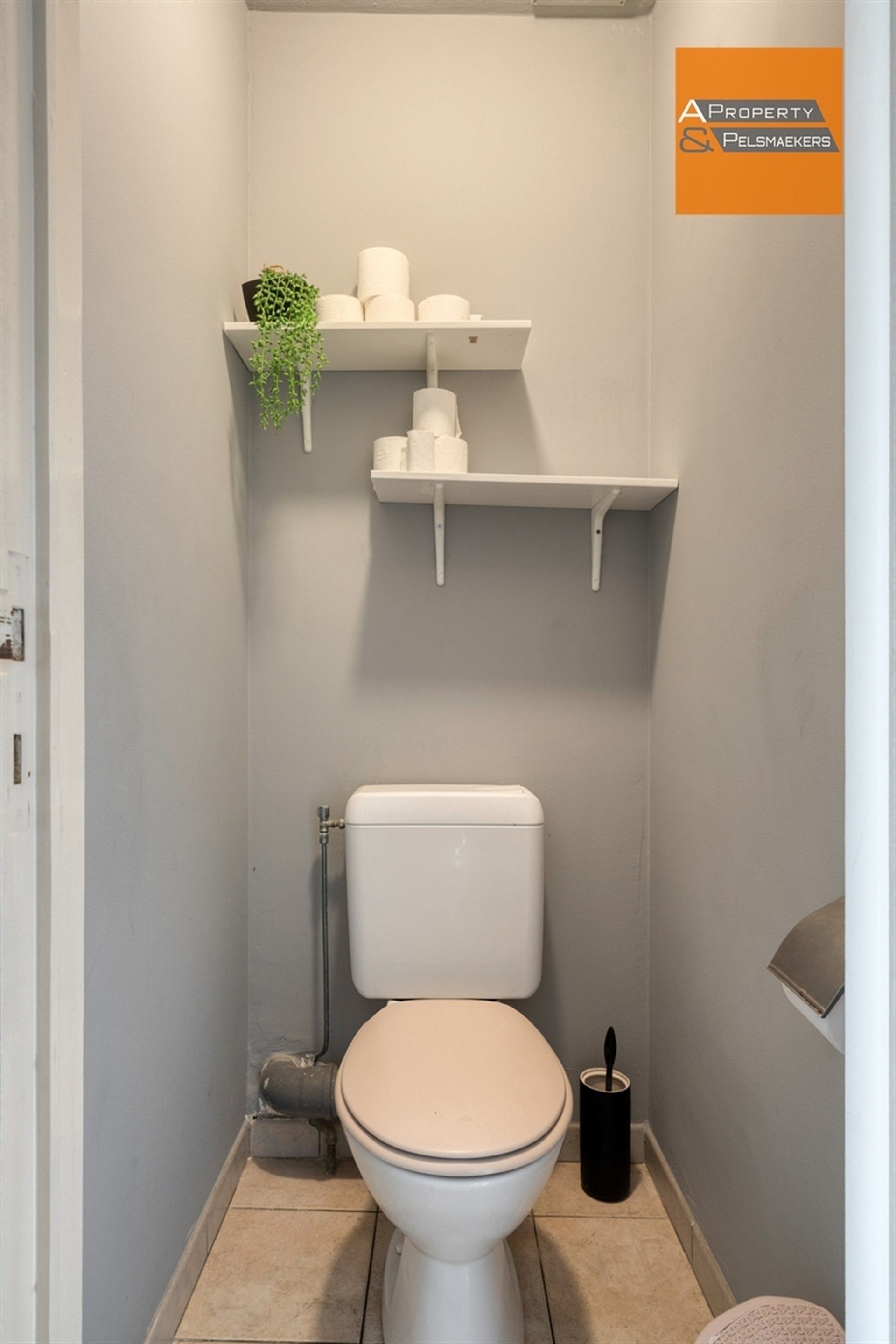 Gezinswoning met 3 à 4 kamers , tuin en garage foto 18