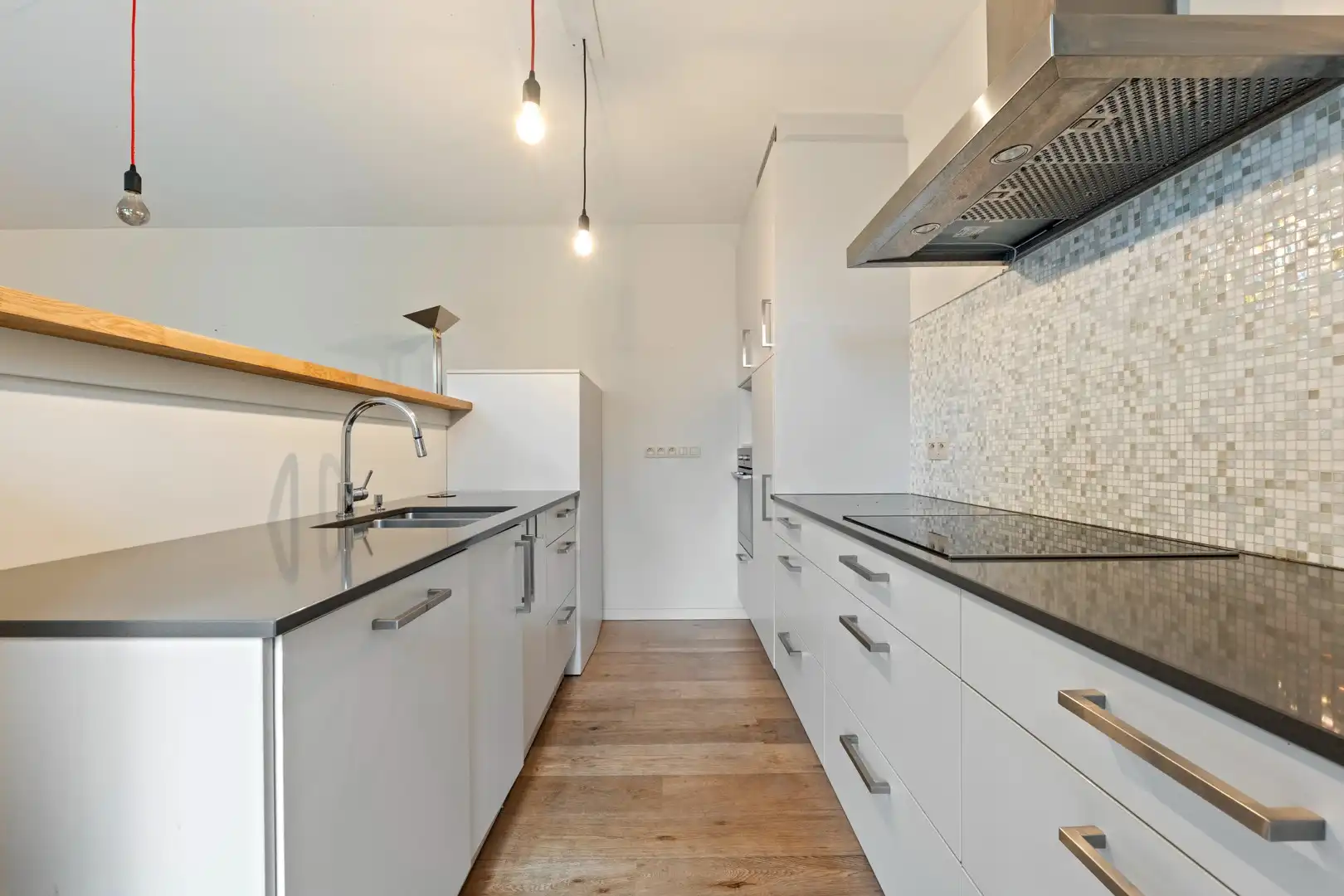 MODERN GELIJKVLOERS APPARTEMENT MET TERRAS EN STAANPLAATS IN SINT-TRUIDEN foto 9