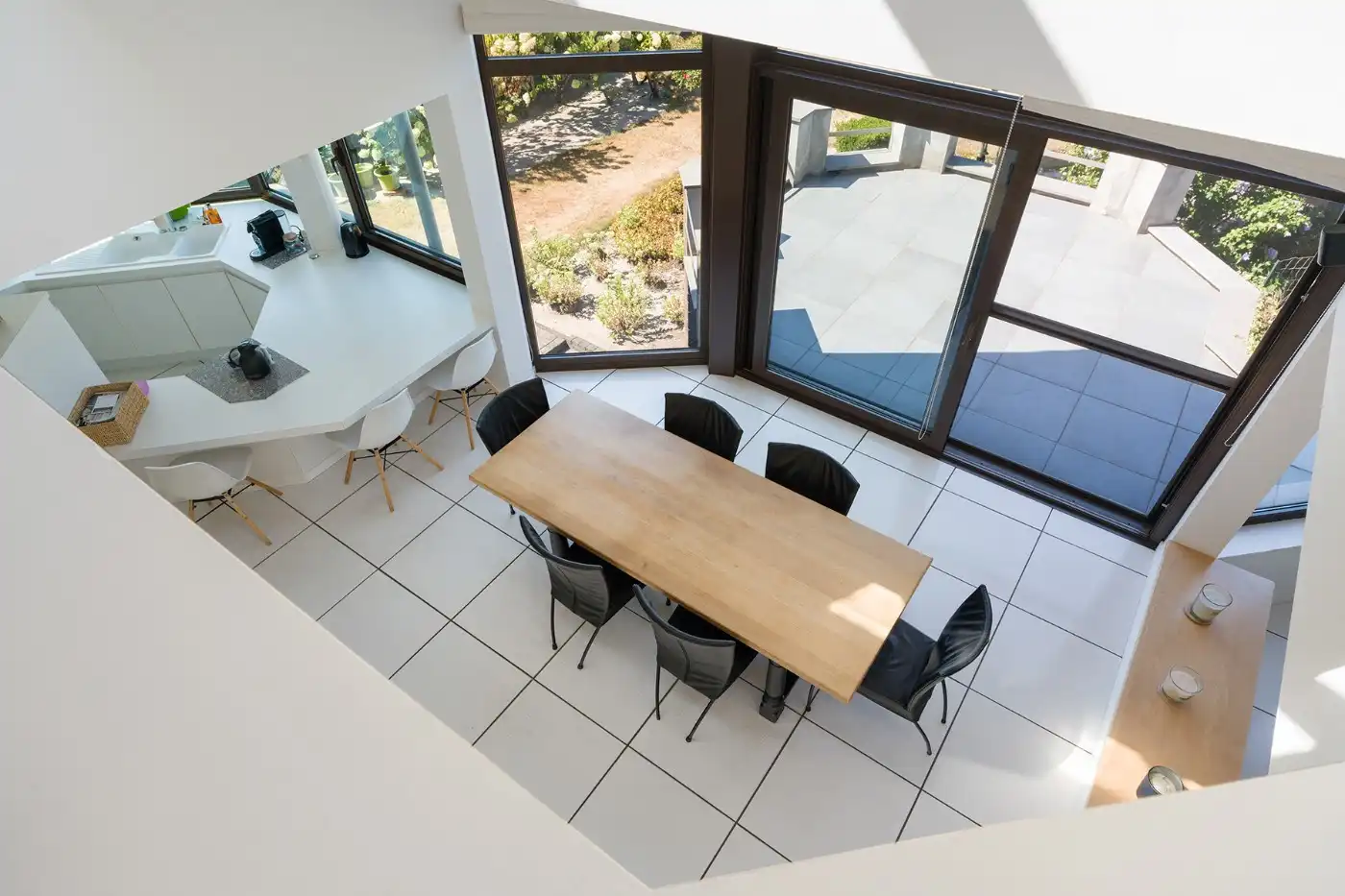 Top gelegen, ruime, vrijstaande woning met 3 slpk., garage en prachtige tuin foto 17