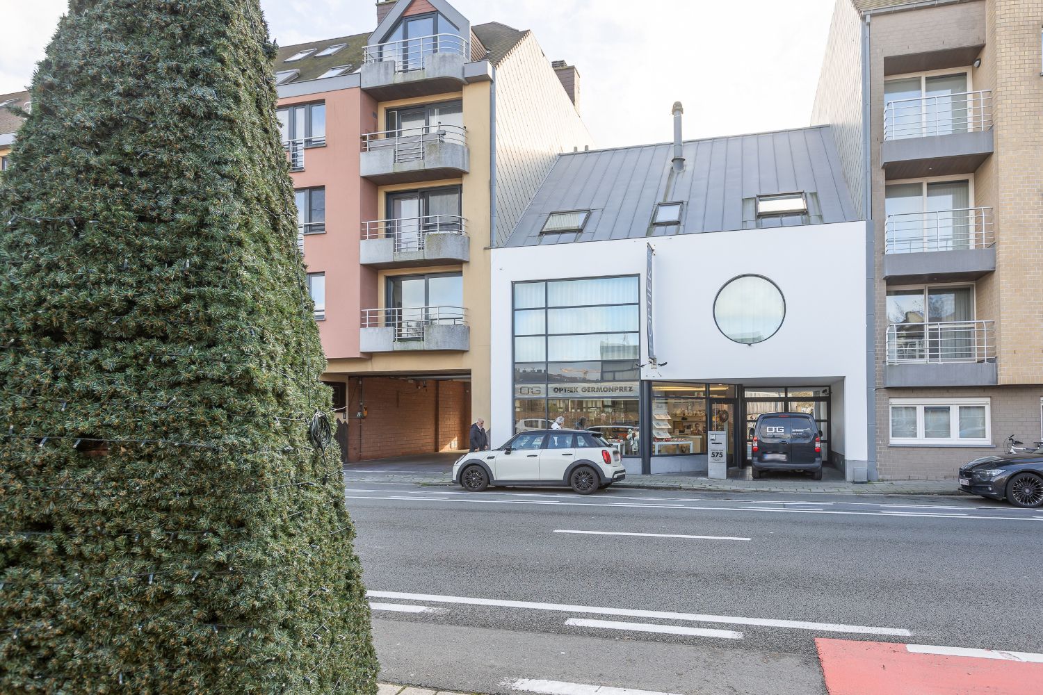 Moderne woning met handelsruimte op commerciële ligging! foto 44