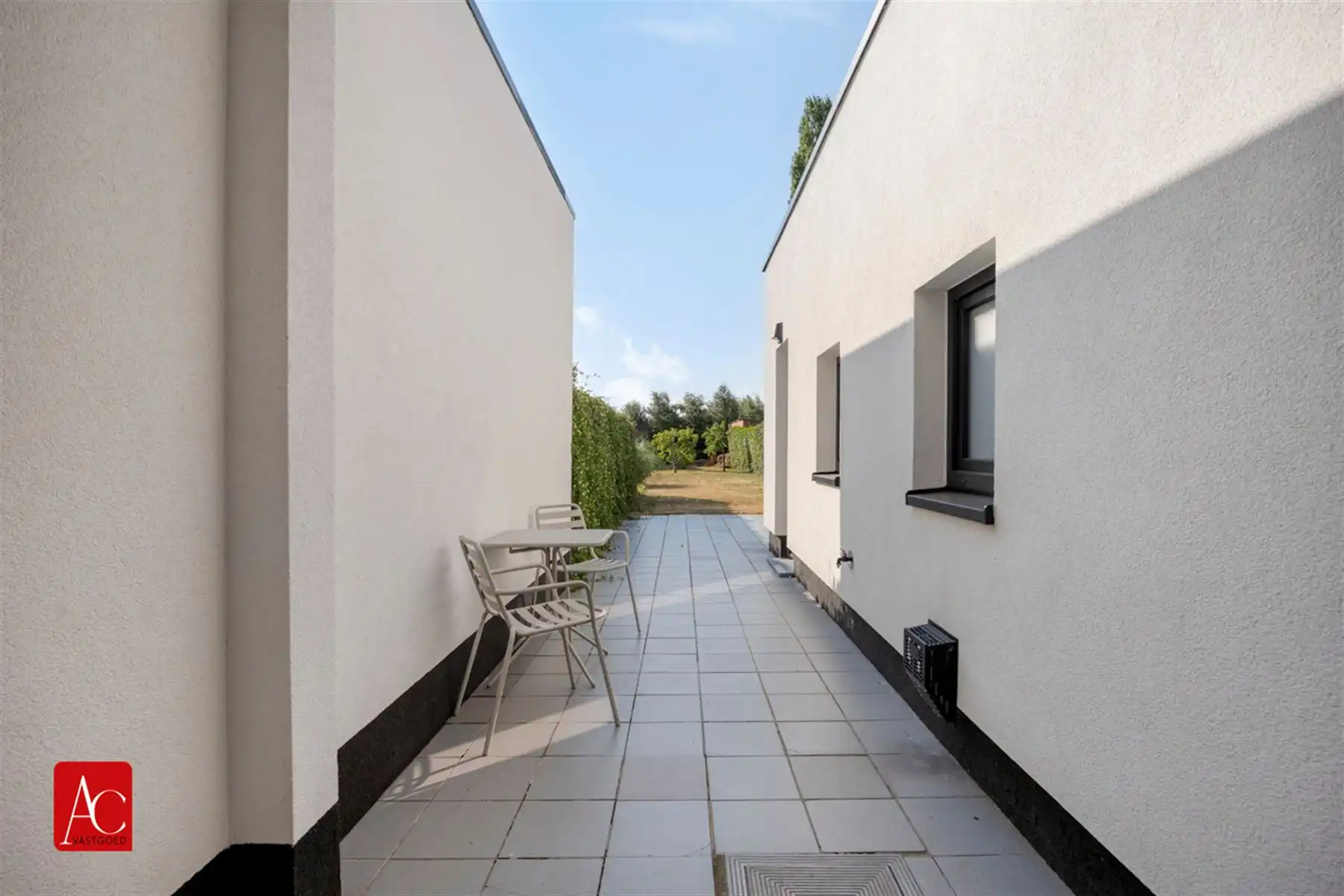 Recent gerenoveerde woning met 3 slpkrs en prachtige tuin foto 22