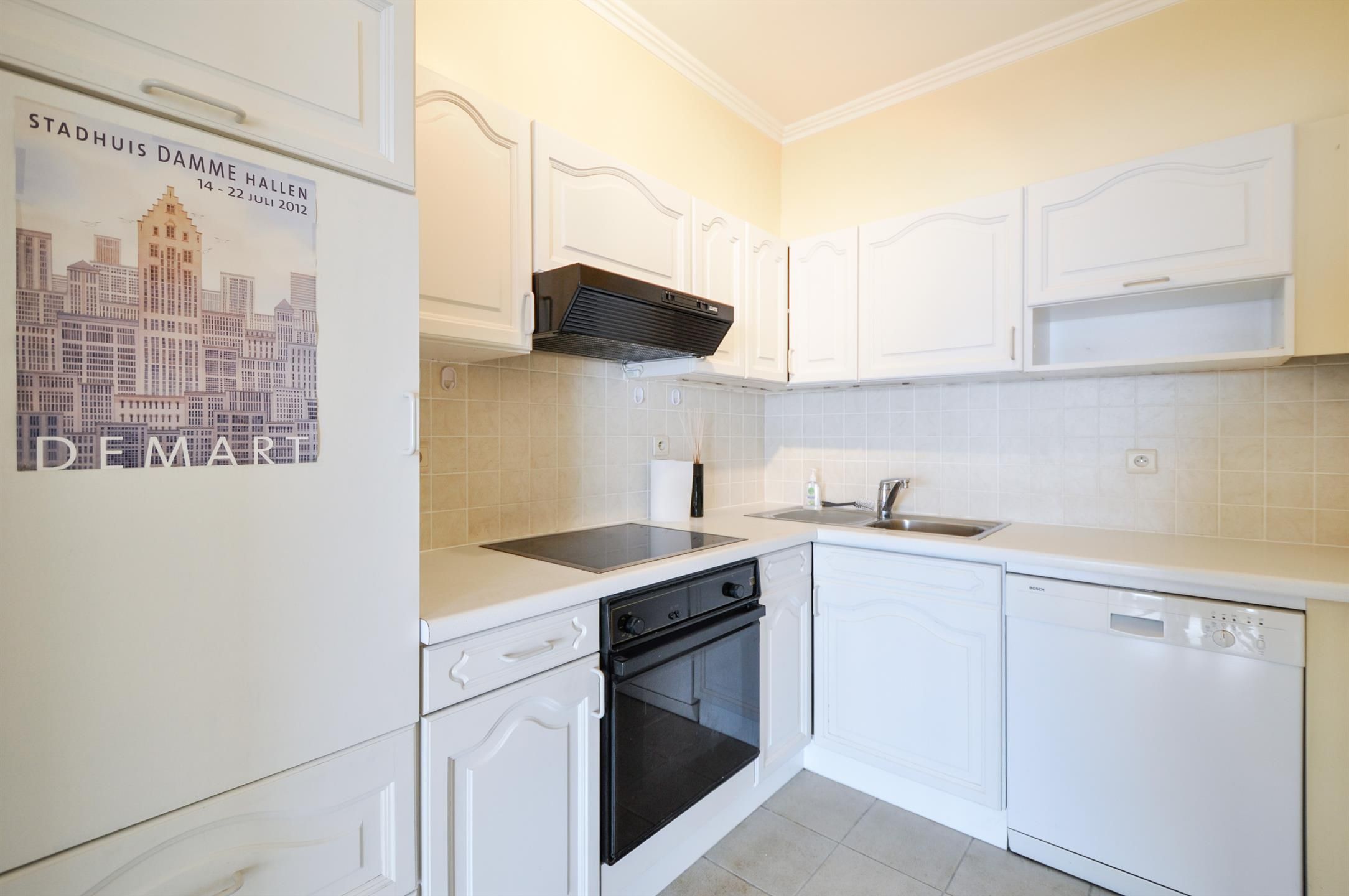Aangenaam 2-slpk. appartement op de Zeedijk van het Zoute... foto 8