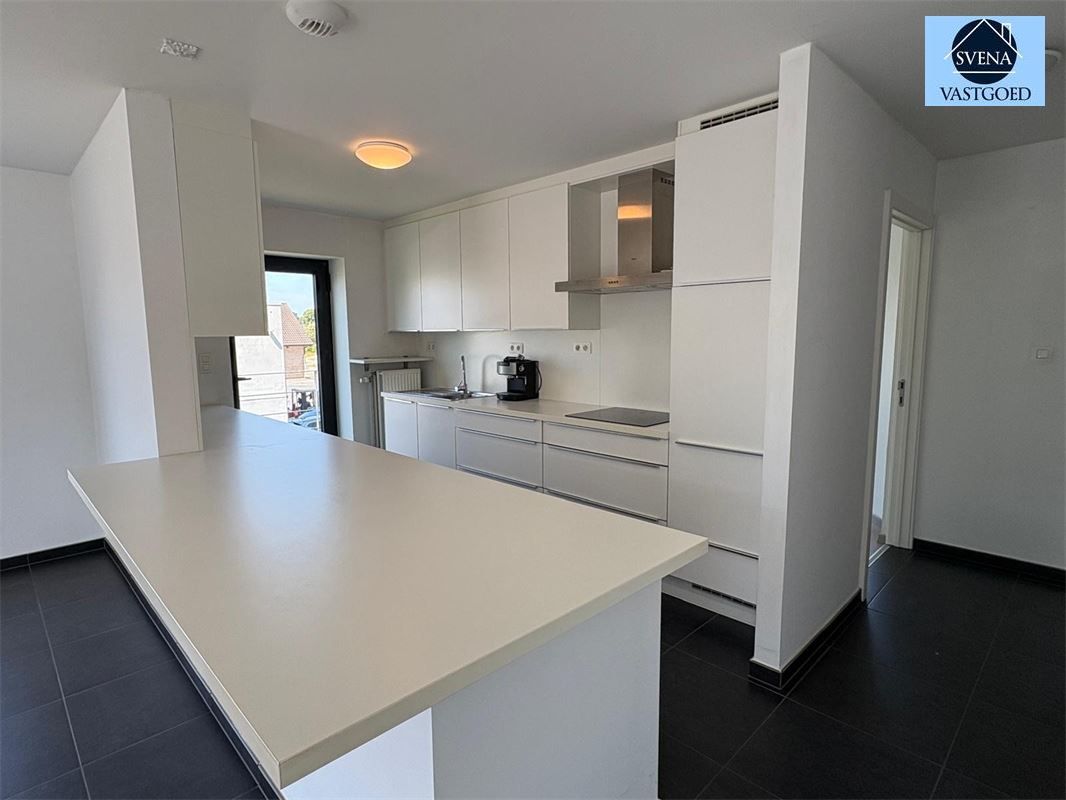 APPARTEMENT MET MAGAZIJN GELEGEN IN KMO ZONE foto 8
