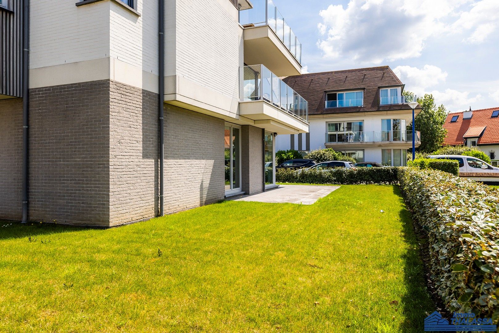 Modern afgewerkt 2-slaapkamerappartement op 200 meter van de zeedijk en het strand. foto 5