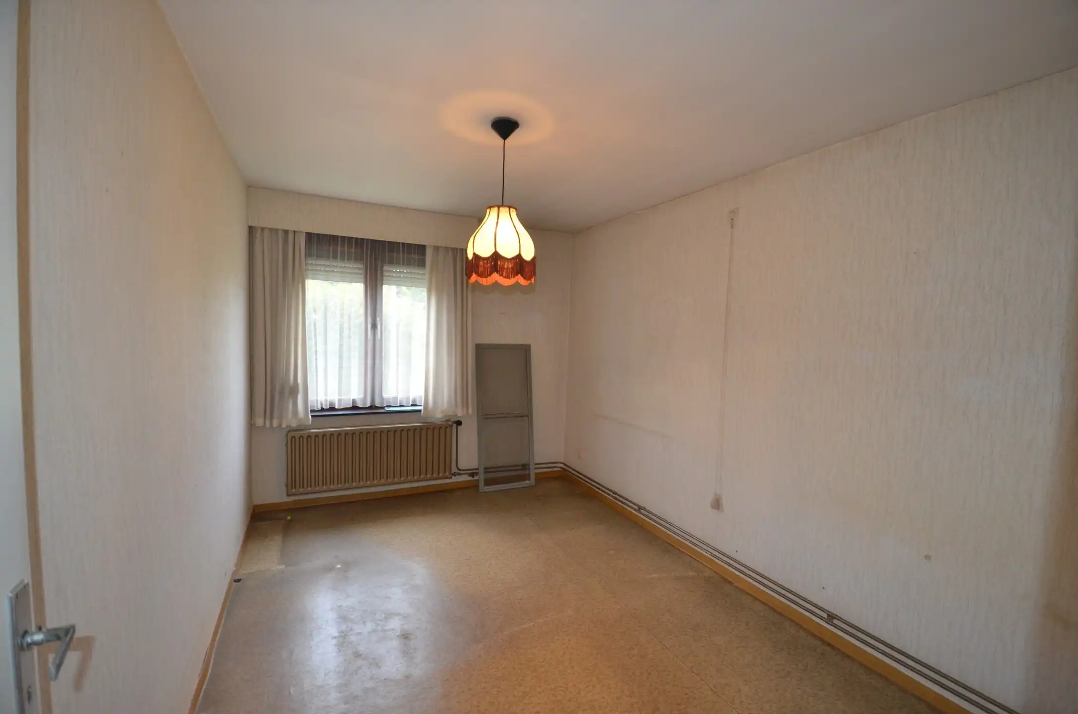 Te renoveren woning op rustige locatie foto 14