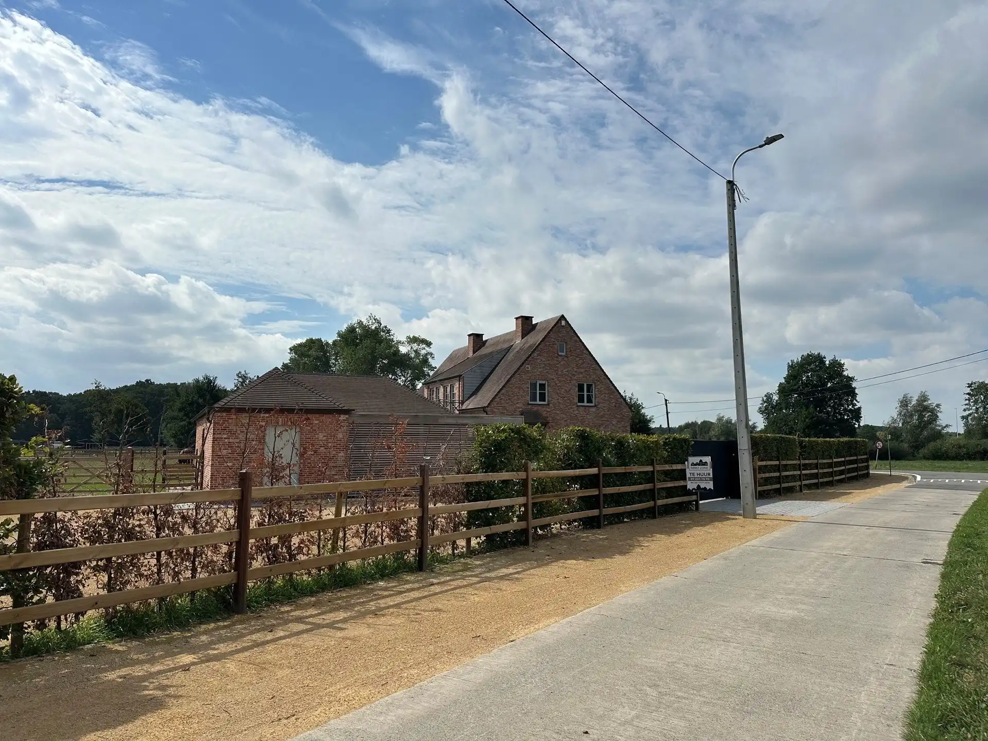 Klassevolle open bebouwing met 4 slaapkamers en prachtig landelijk uitzicht foto 30