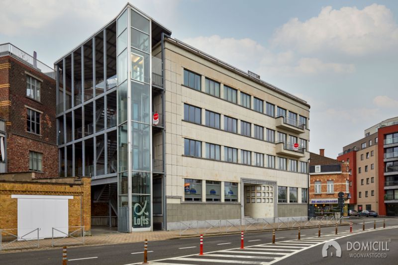 Roeselare-centrum. Modern appartement met 2 slaapkamers, gezellig terras en op een centrale ligging. foto 7