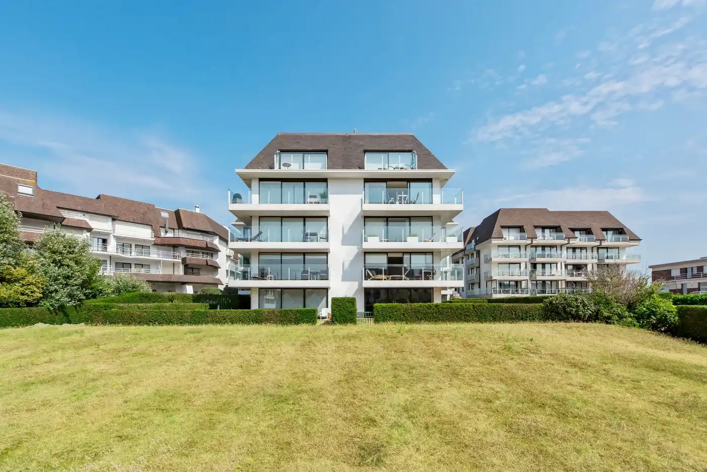 Royaal villa-appartement met frontaal zeezicht, aan de Wandeldijk in het Zoute foto 27