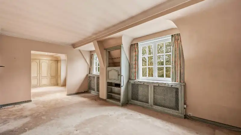 Standingvolle te renoveren villa van 520m² op 53 are foto 30