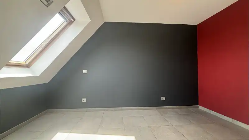 Instapklaar 2-slaapkamerappartement met TERRAS en AUTOSTANDPLAATS te huur in Torhout foto 5
