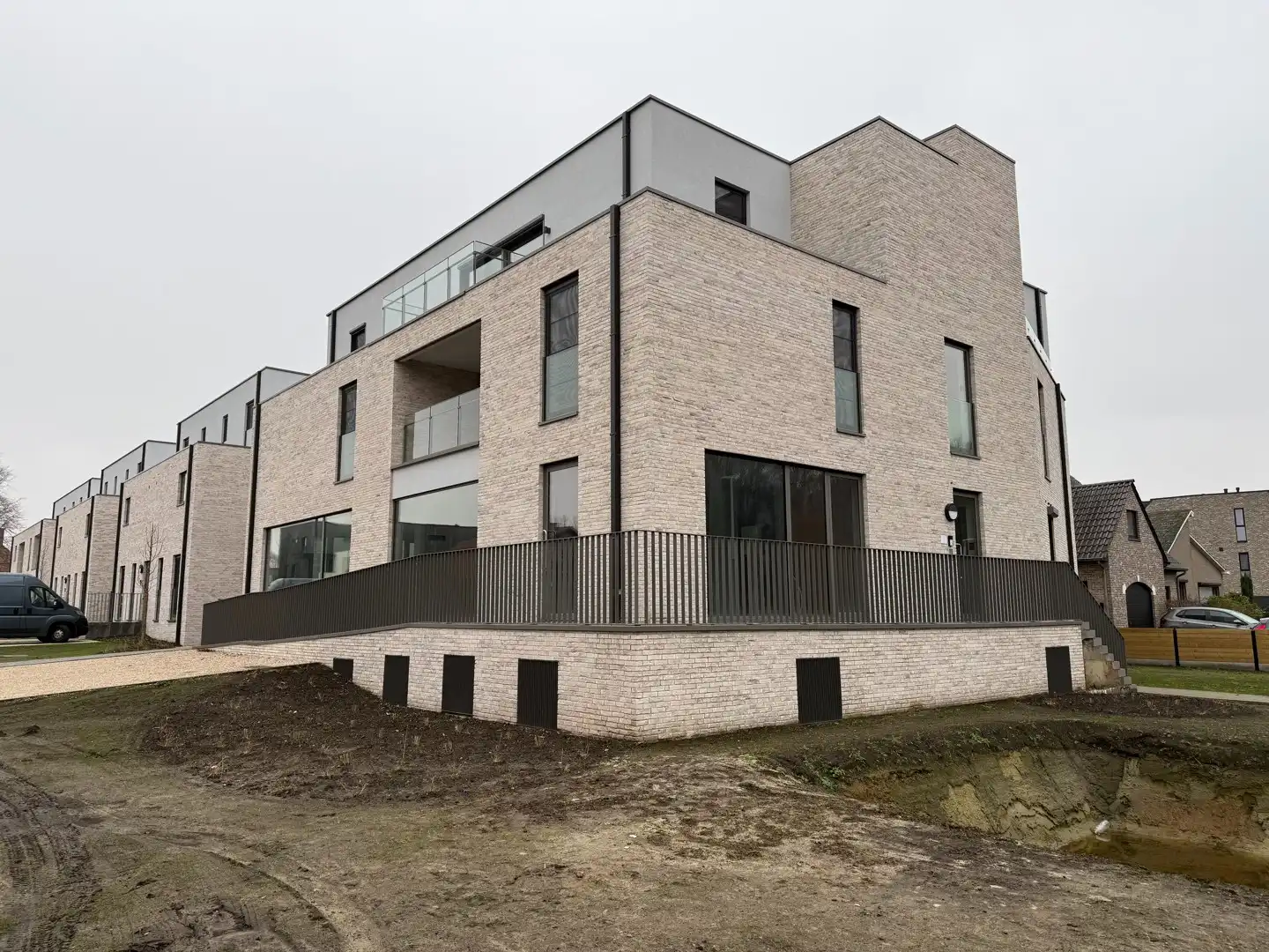 Casco hoekpand geschikt voor handel - praktijk - kantoor - ... foto 2