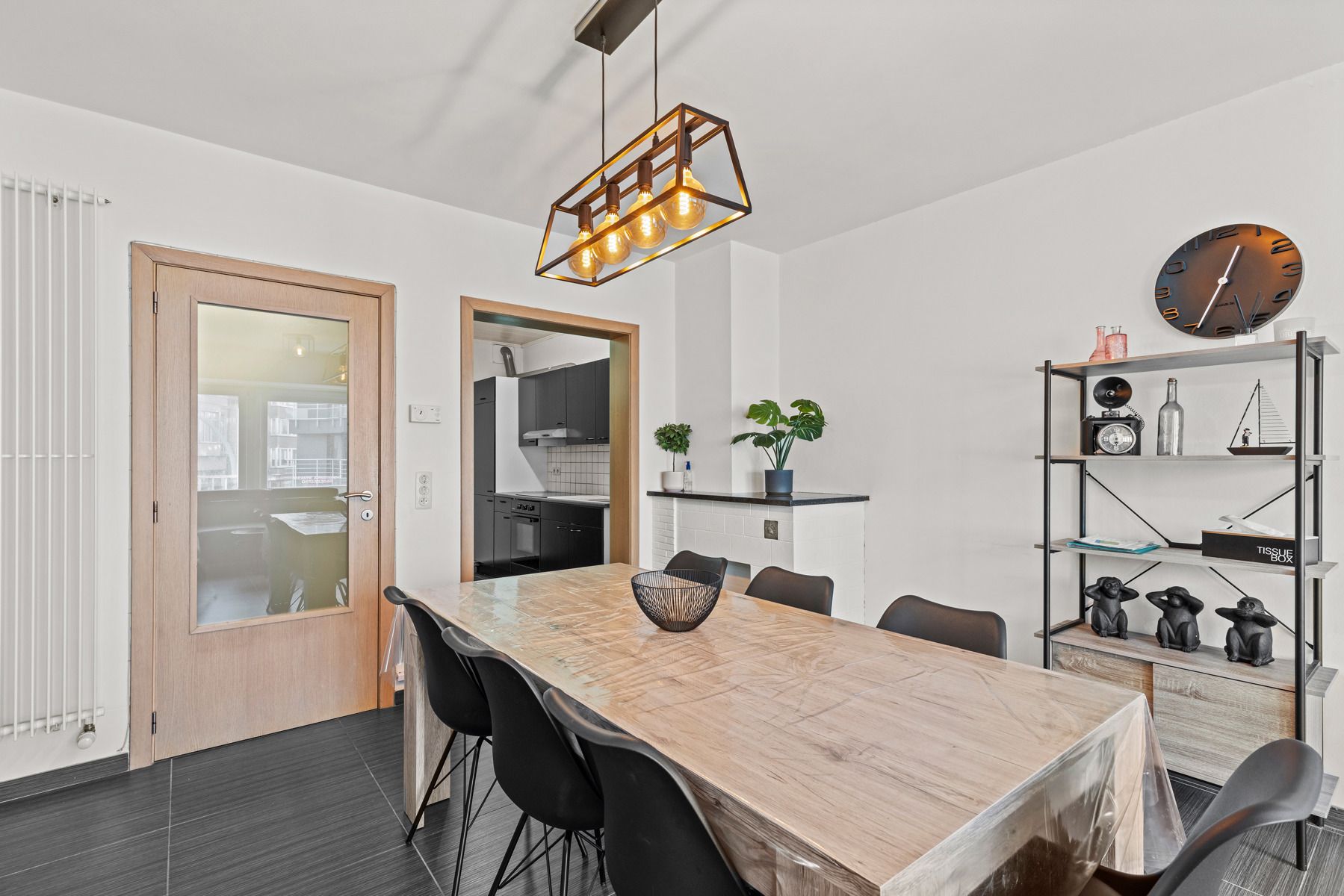 Gerenoveerd 2 slpk. appartement op toplocatie in Oostende  foto 4