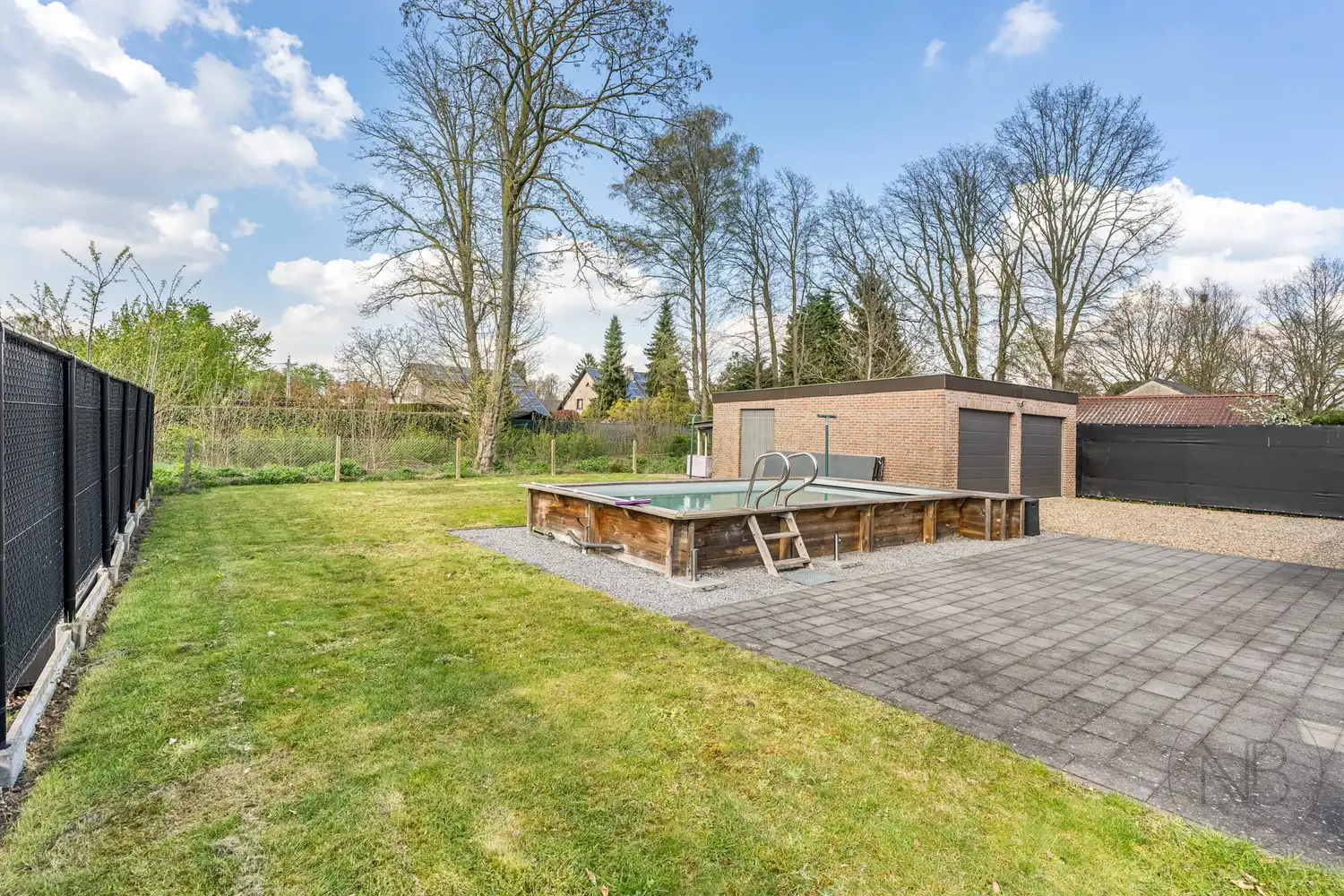 Architectenwoning met ruimte, licht en absolute rust! foto 35