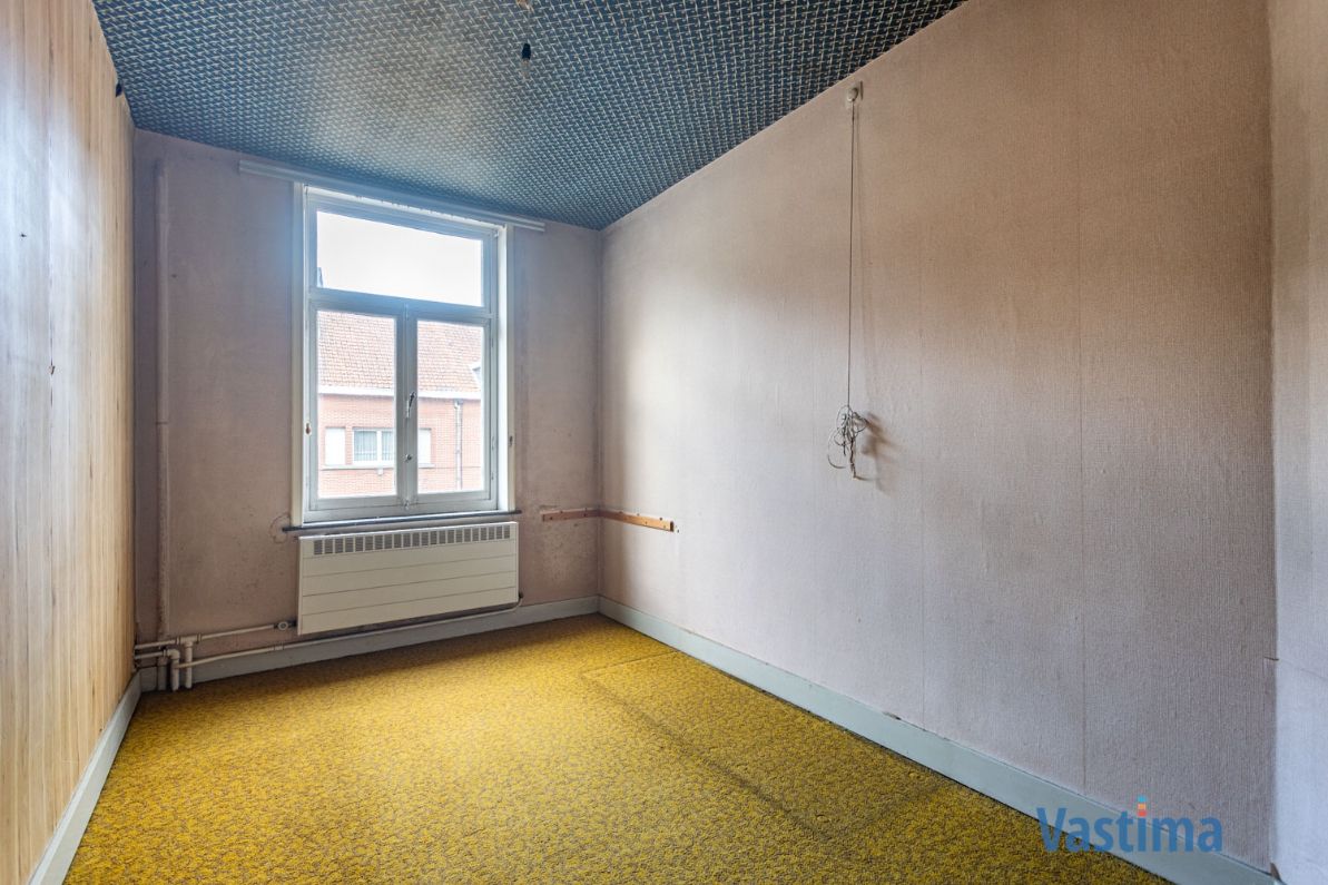 Ruim renovatieproject met eindeloos potentieel foto 18