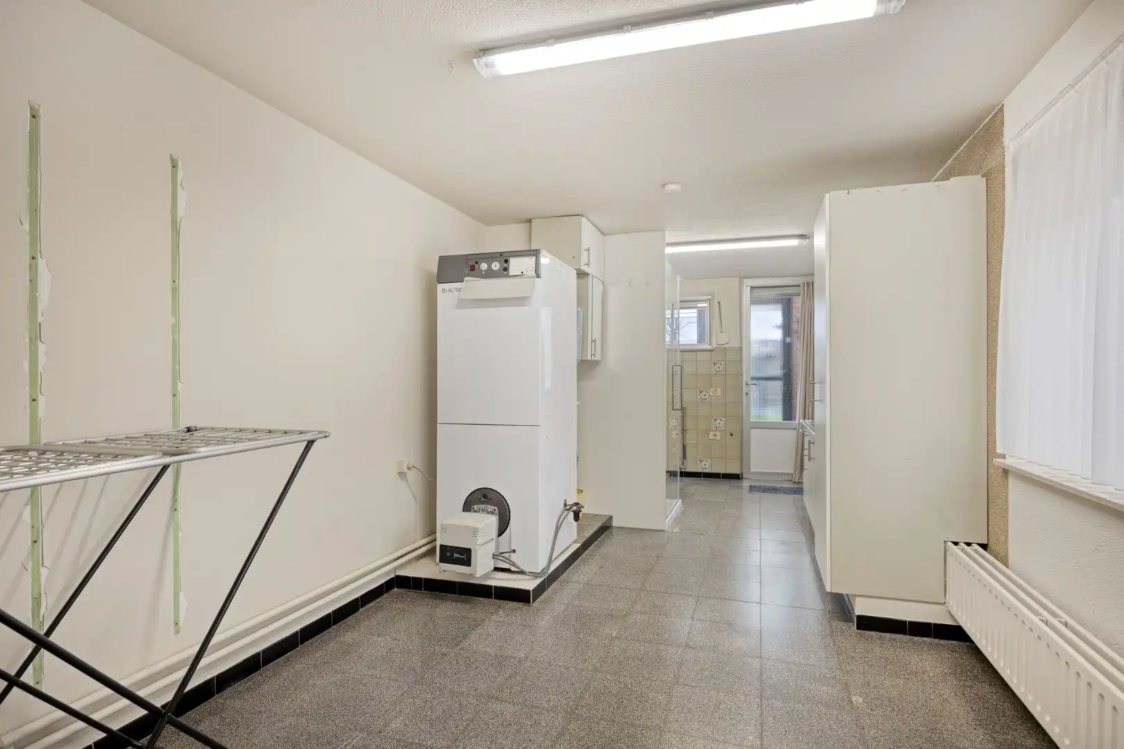 Ruim ingedeelde gelijkvloers woning op een mooi breed perceel van 812 m². foto 21