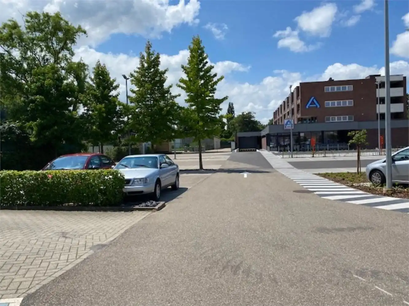 Ruim commercieel gelijkvloers Lanaken foto 2