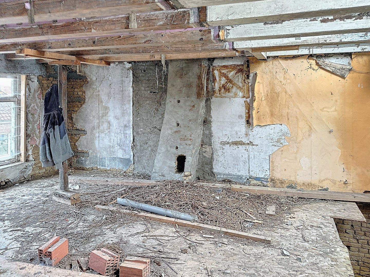 2 TE RENOVEREN WONINGEN MET TUIN foto 8