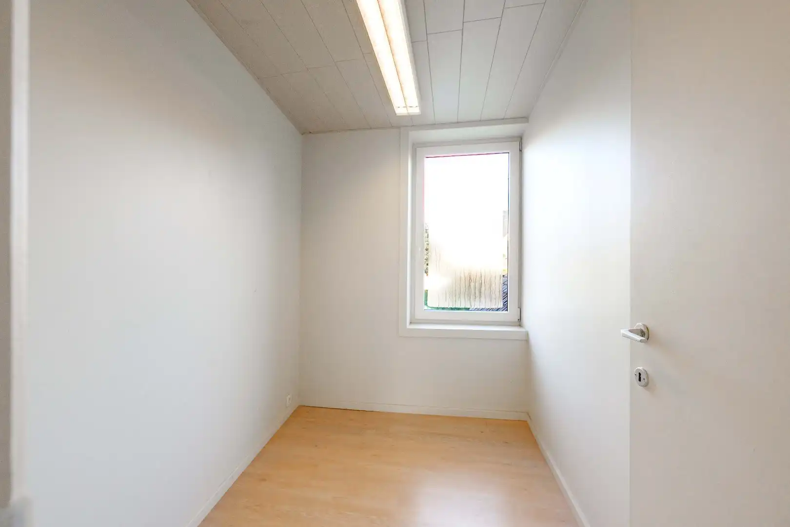 RUIME GEZINSWONING MET TUIN | 5 SLPKS EN GARAGE foto 16